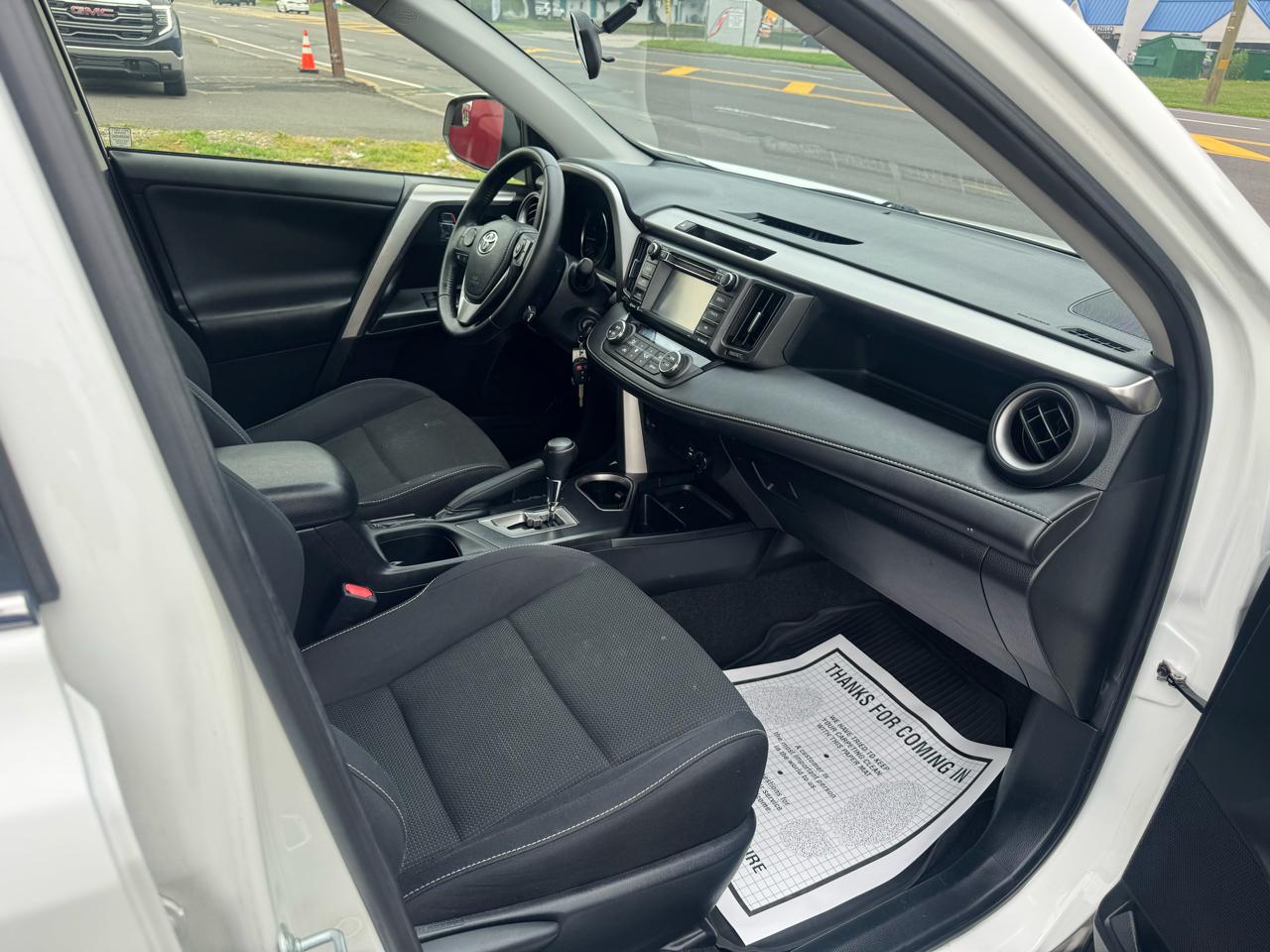 Toyota RAV4 AWD 4dr XLE (Natl) 2016