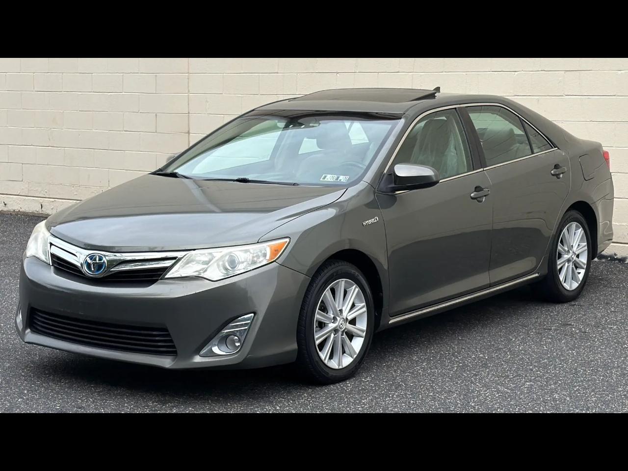 Toyota Camry Hybrid XLE 2013