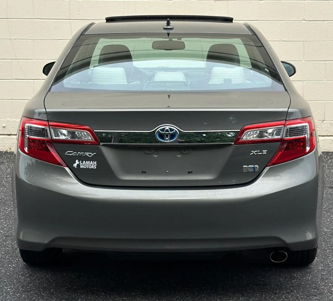 Toyota Camry Hybrid XLE 2013