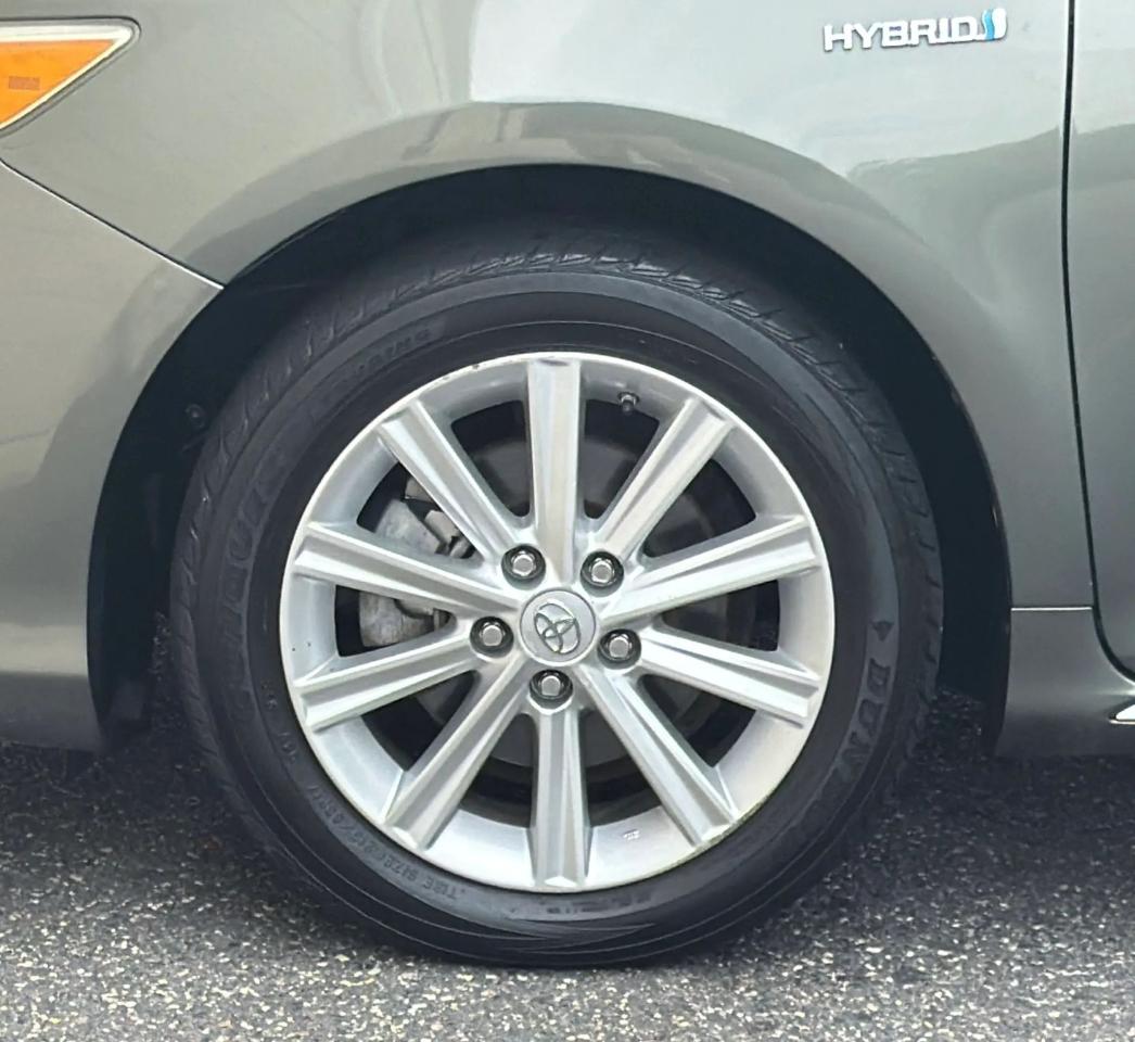 Toyota Camry Hybrid XLE 2013