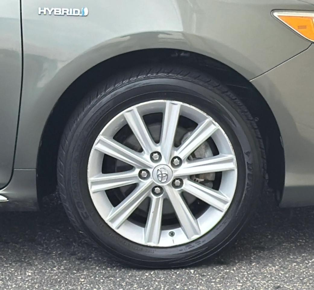 Toyota Camry Hybrid XLE 2013