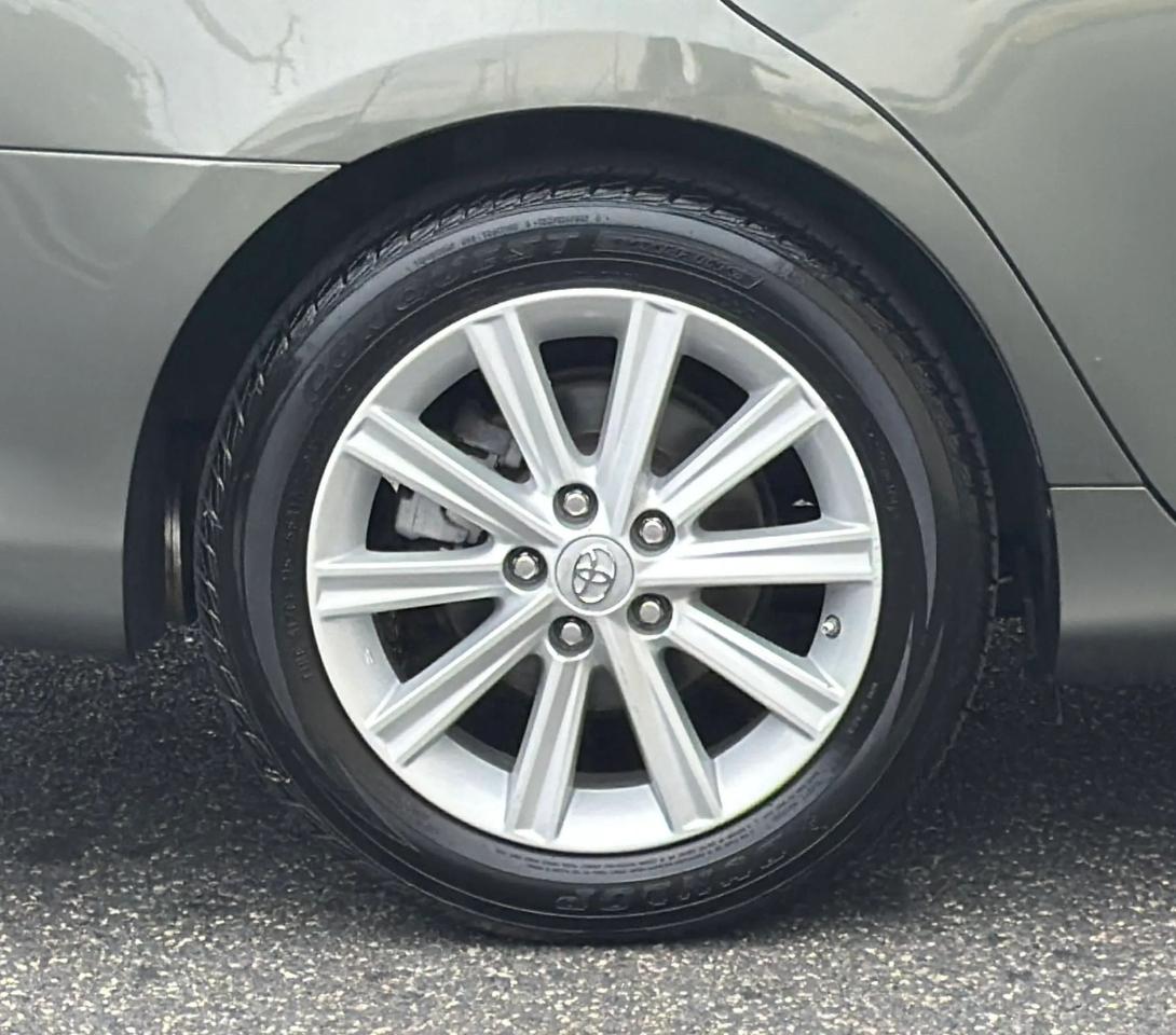 Toyota Camry Hybrid XLE 2013