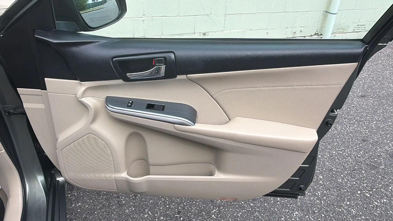 Toyota Camry Hybrid XLE 2013