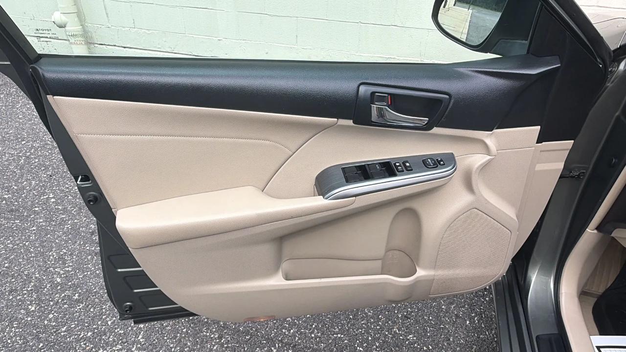 Toyota Camry Hybrid XLE 2013
