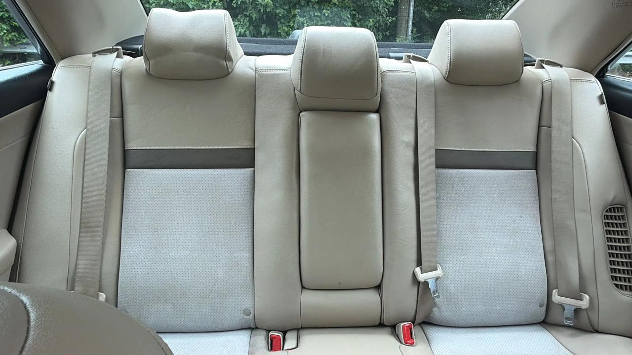Toyota Camry Hybrid XLE 2013