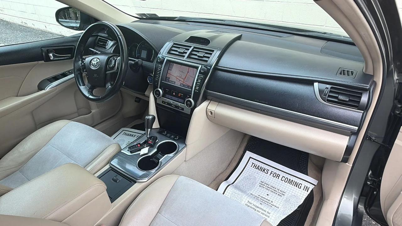 Toyota Camry Hybrid XLE 2013