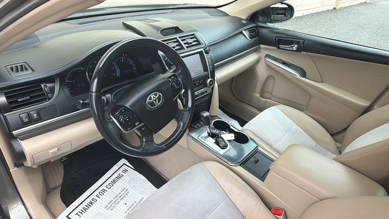 Toyota Camry Hybrid XLE 2013