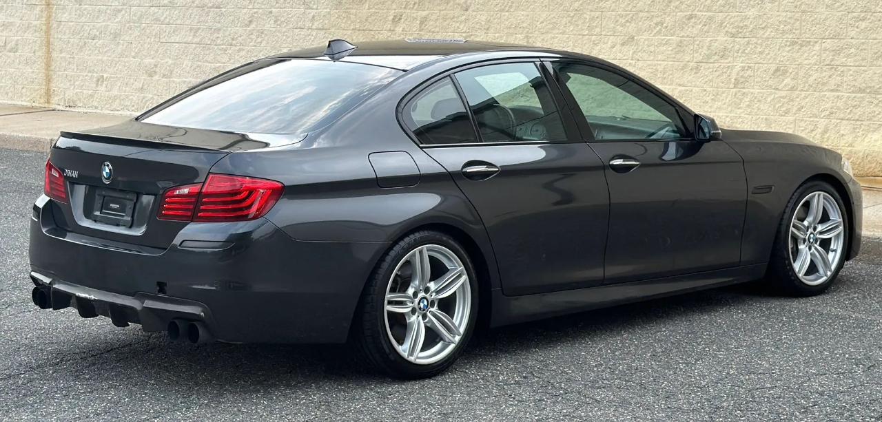 BMW 5 Series 4dr Sdn 550i xDrive AWD 2015