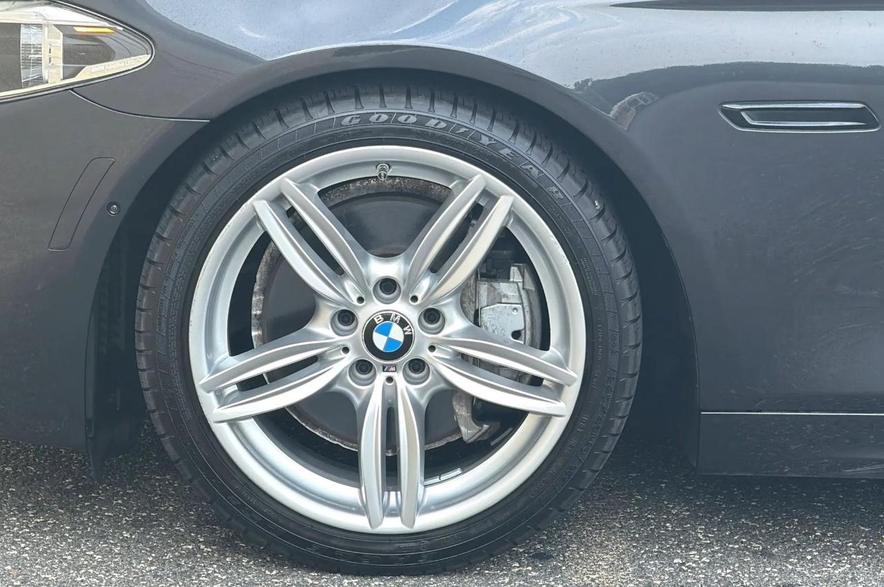 BMW 5 Series 4dr Sdn 550i xDrive AWD 2015