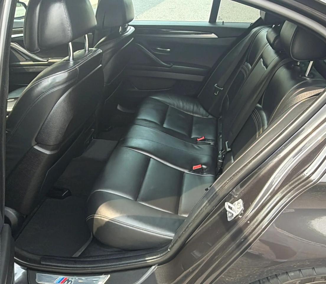 BMW 5 Series 4dr Sdn 550i xDrive AWD 2015