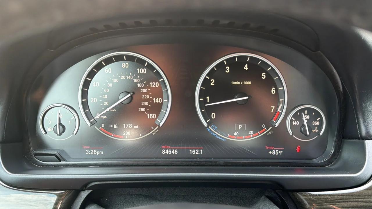 BMW 5 Series 4dr Sdn 550i xDrive AWD 2015