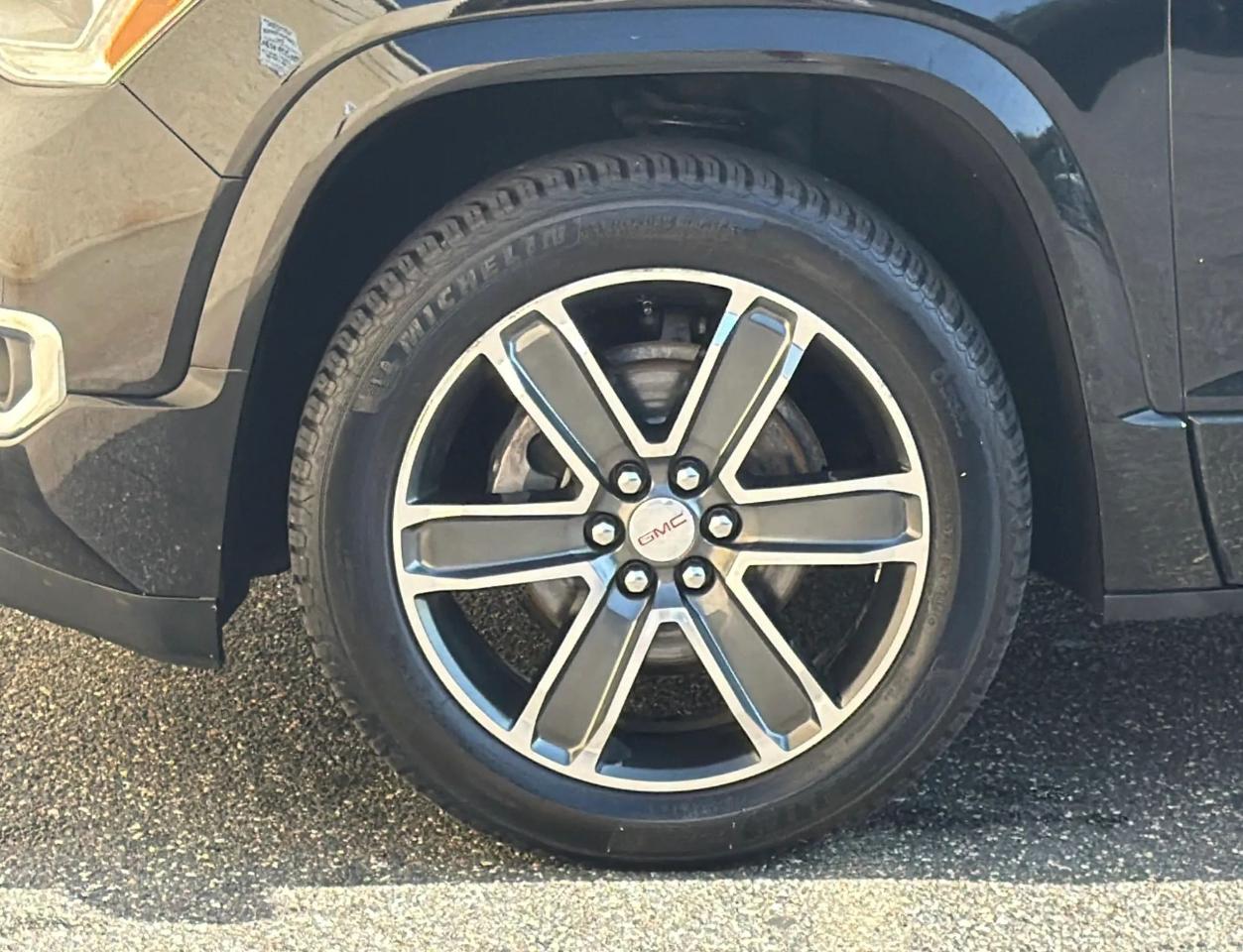 GMC Acadia AWD 4dr Denali 2017