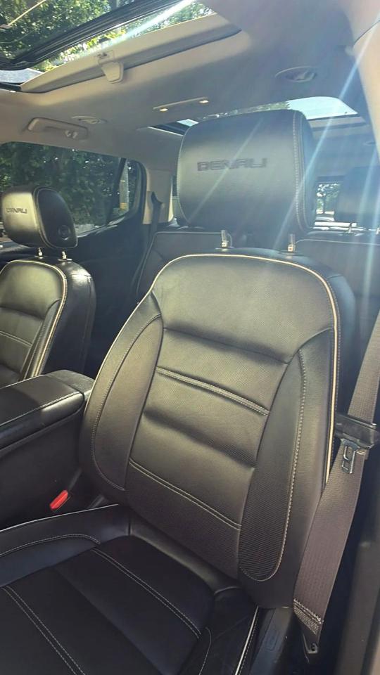 GMC Acadia AWD 4dr Denali 2017