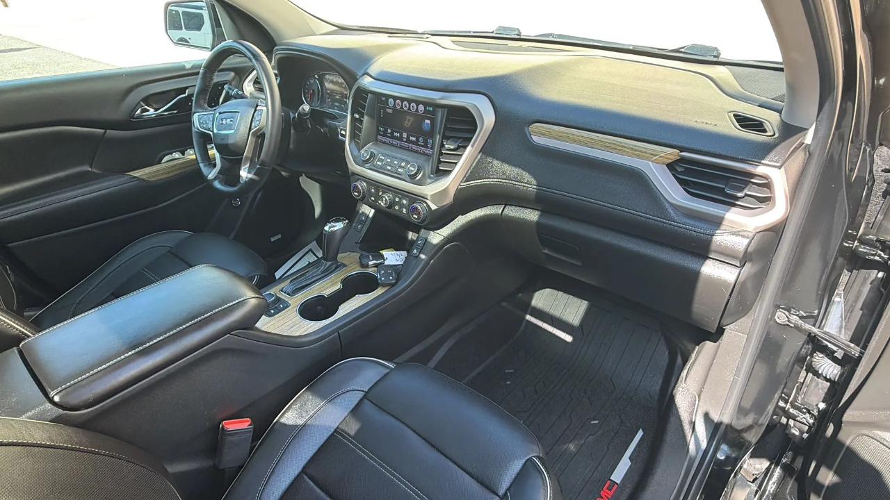 GMC Acadia AWD 4dr Denali 2017