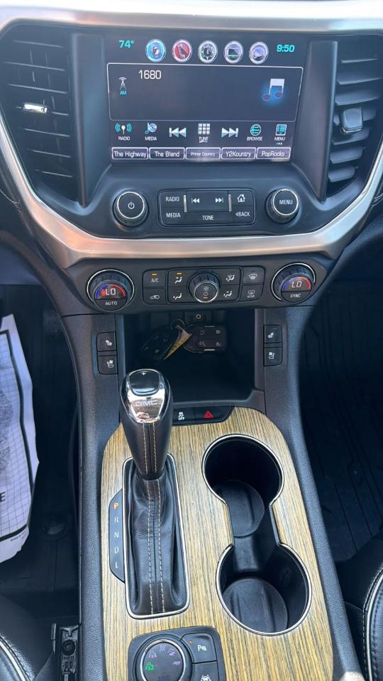 GMC Acadia AWD 4dr Denali 2017