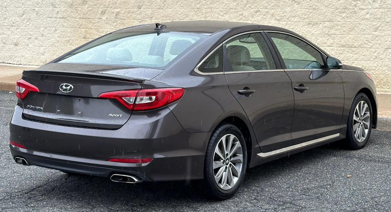 Hyundai Sonata 4dr Sdn 2.4L Sport PZEV 2015