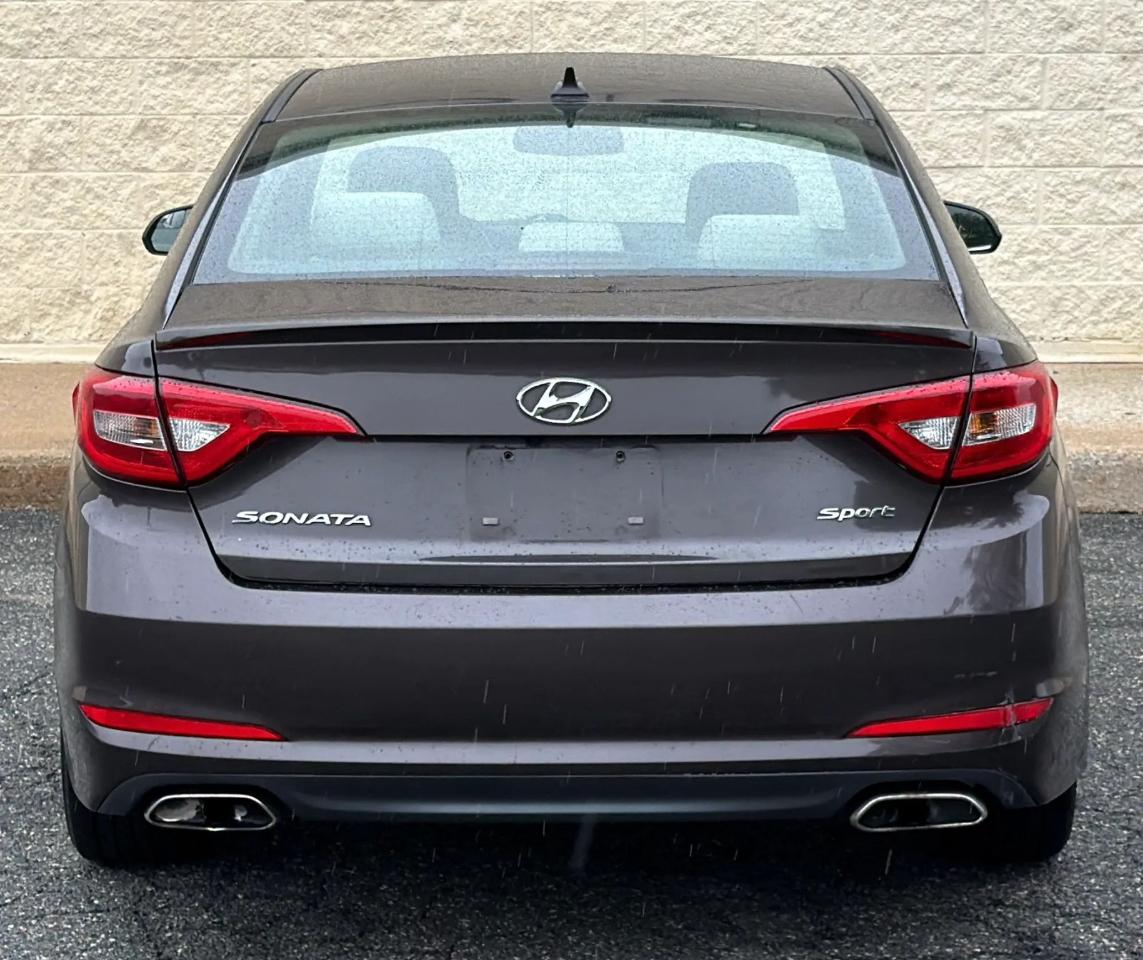 Hyundai Sonata 4dr Sdn 2.4L Sport PZEV 2015