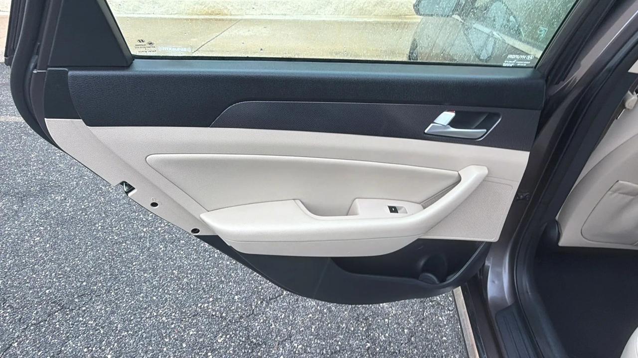 Hyundai Sonata 4dr Sdn 2.4L Sport PZEV 2015