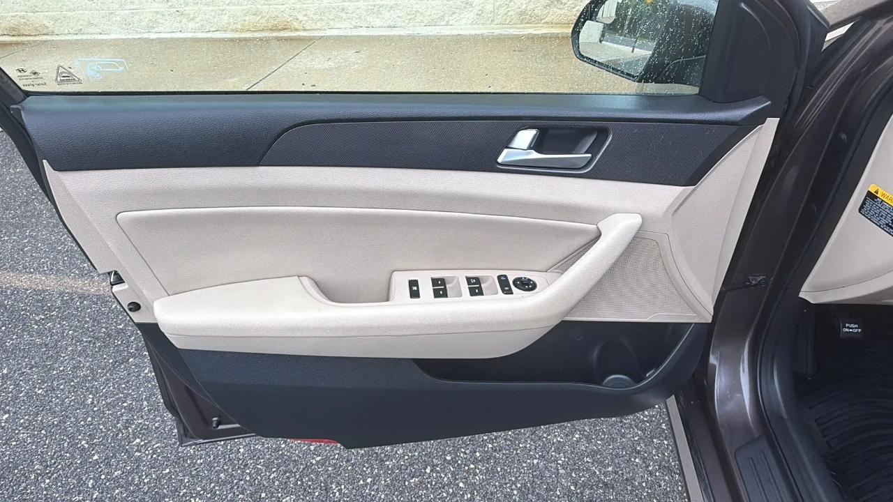 Hyundai Sonata 4dr Sdn 2.4L Sport PZEV 2015