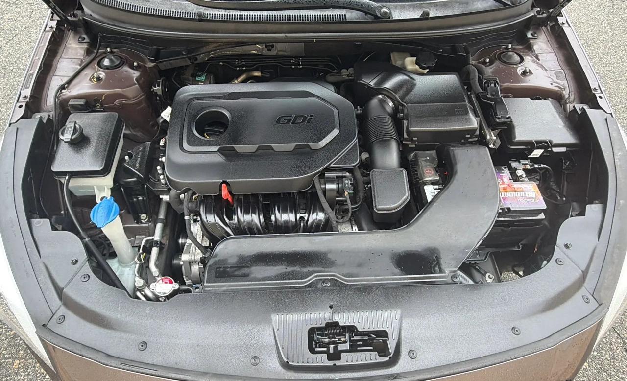 Hyundai Sonata 4dr Sdn 2.4L Sport PZEV 2015