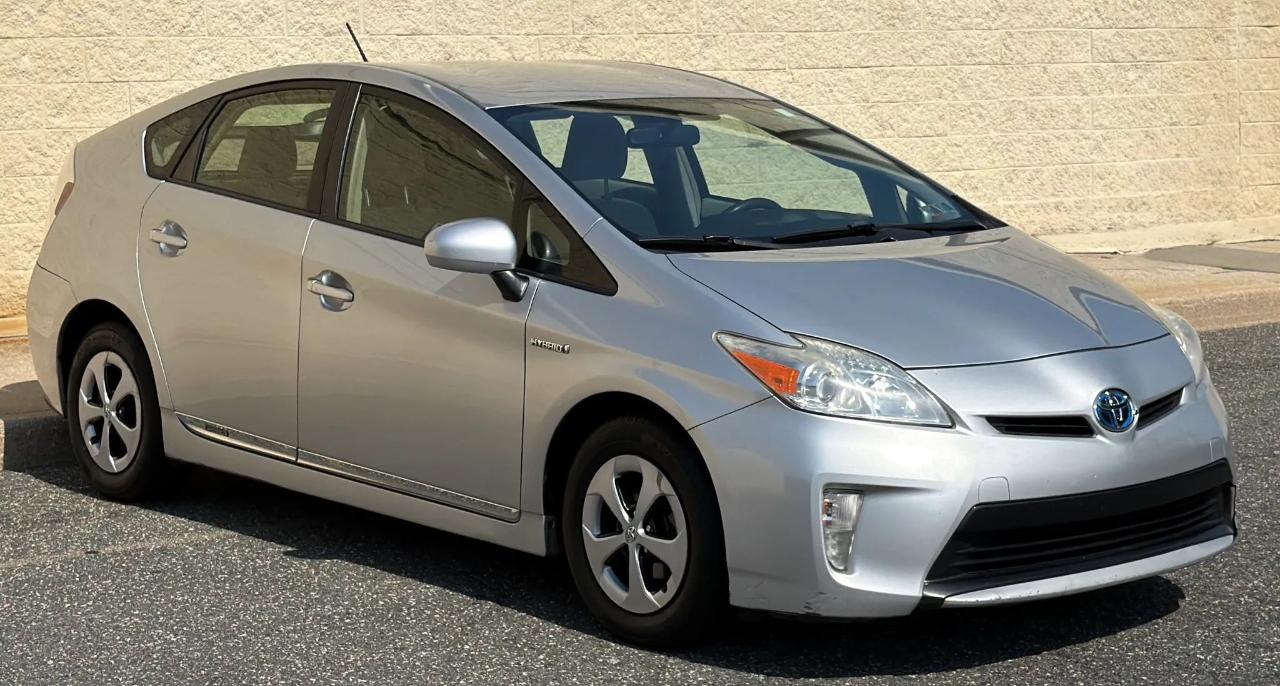 Toyota Prius 5dr HB Three (Natl) 2012