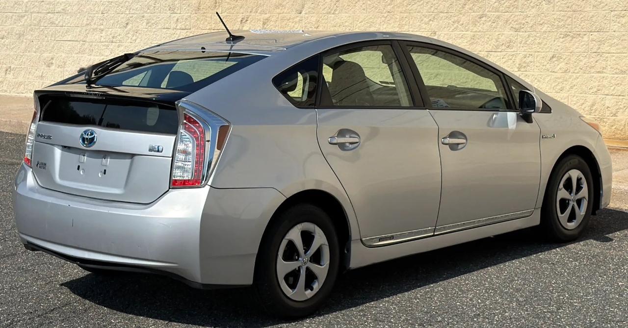 Toyota Prius 5dr HB Three (Natl) 2012