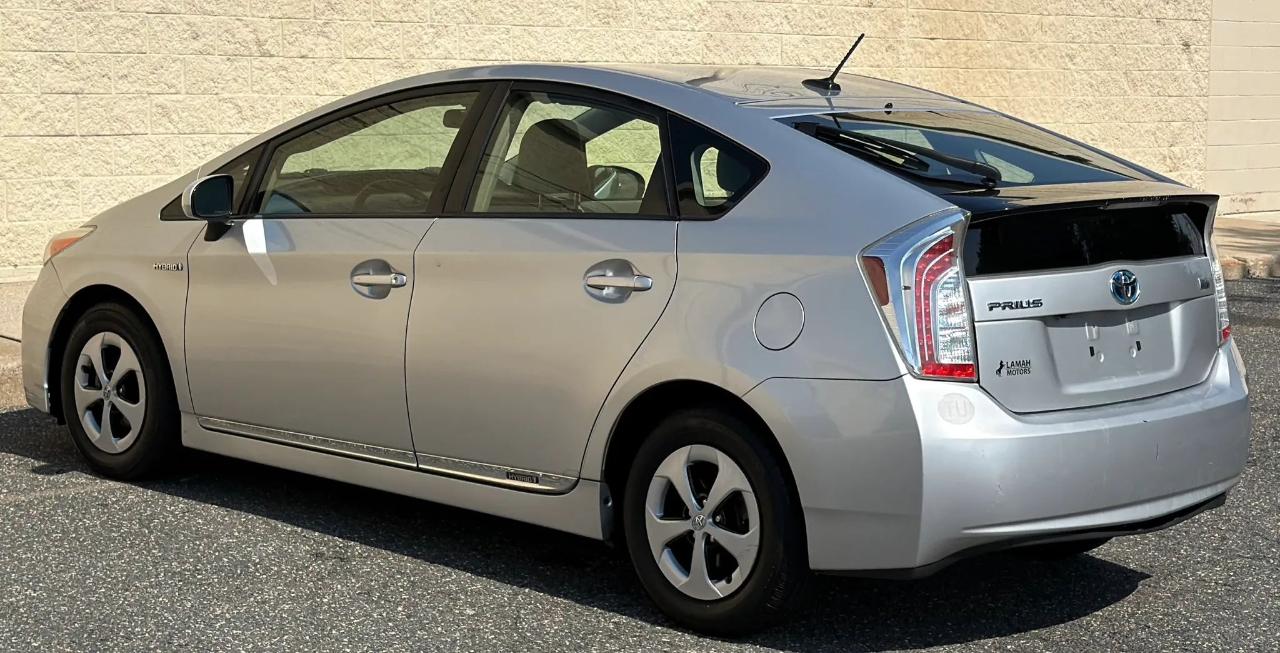 Toyota Prius 5dr HB Three (Natl) 2012