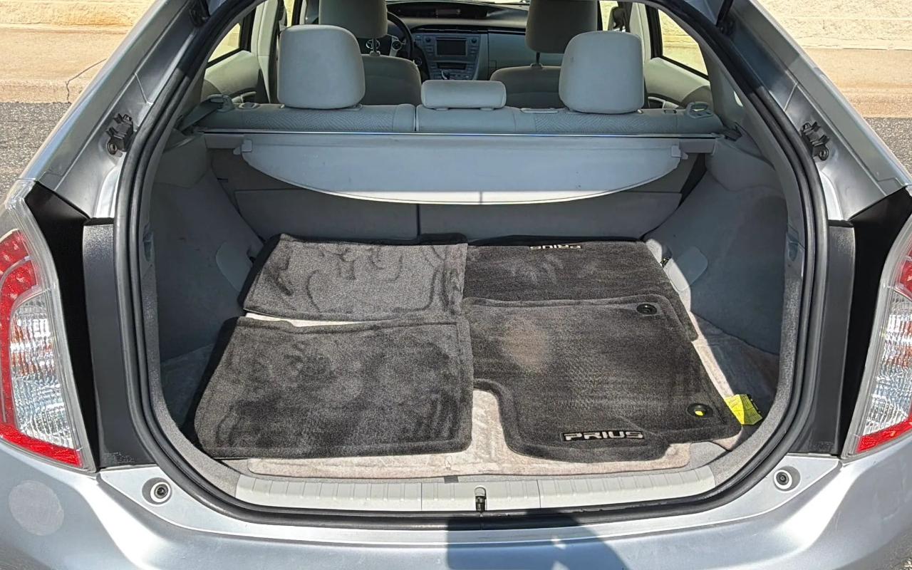 Toyota Prius 5dr HB Three (Natl) 2012