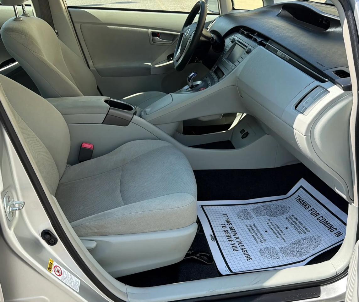 Toyota Prius 5dr HB Three (Natl) 2012