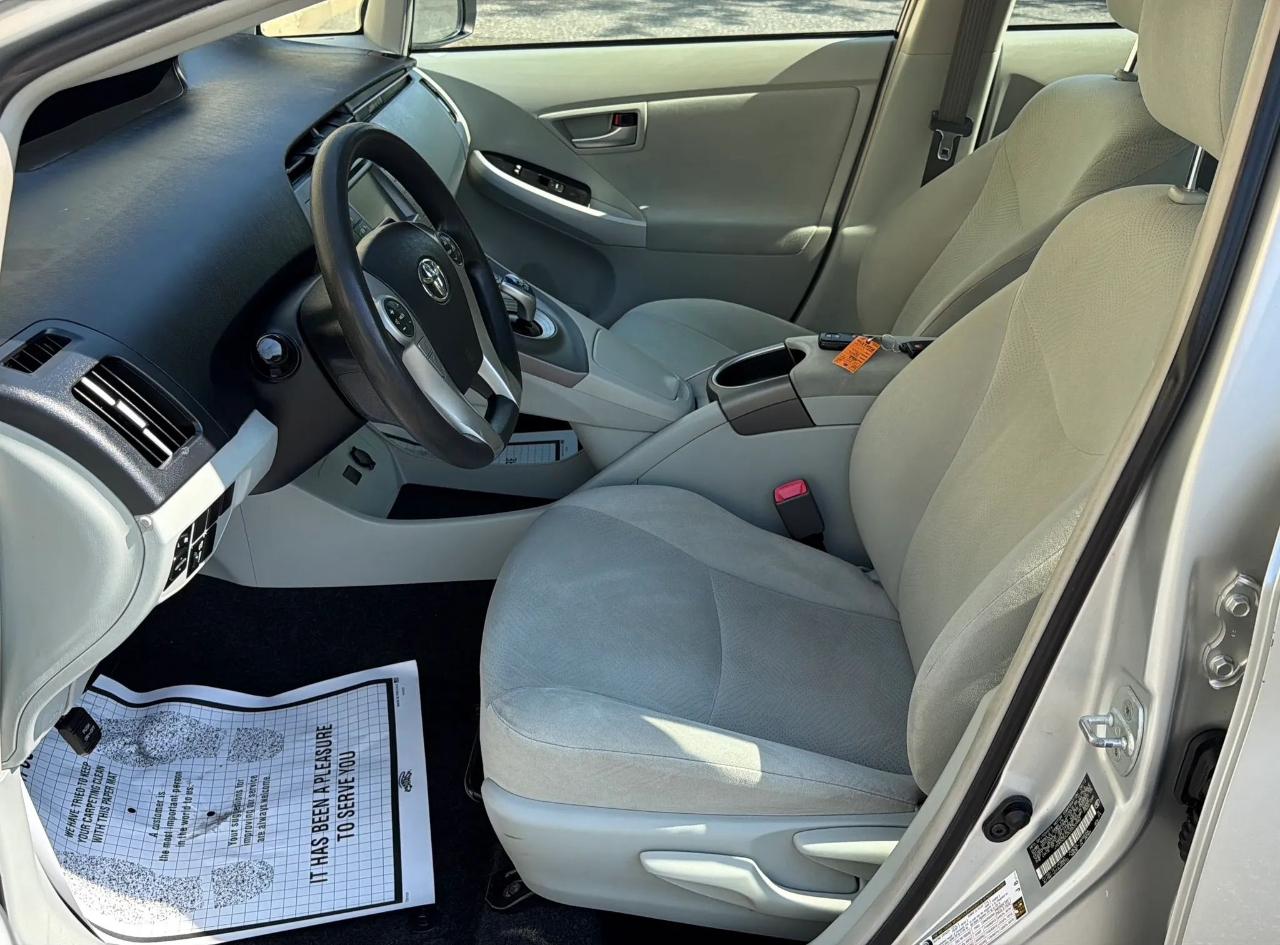 Toyota Prius 5dr HB Three (Natl) 2012