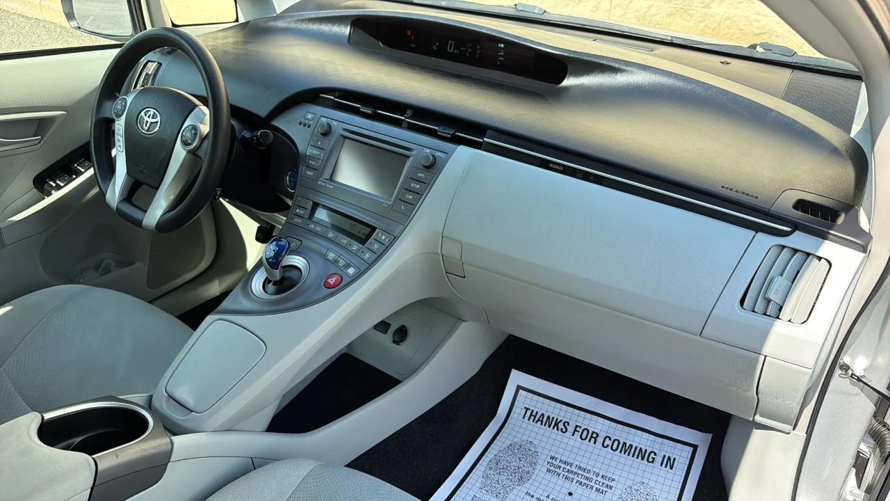 Toyota Prius 5dr HB Three (Natl) 2012