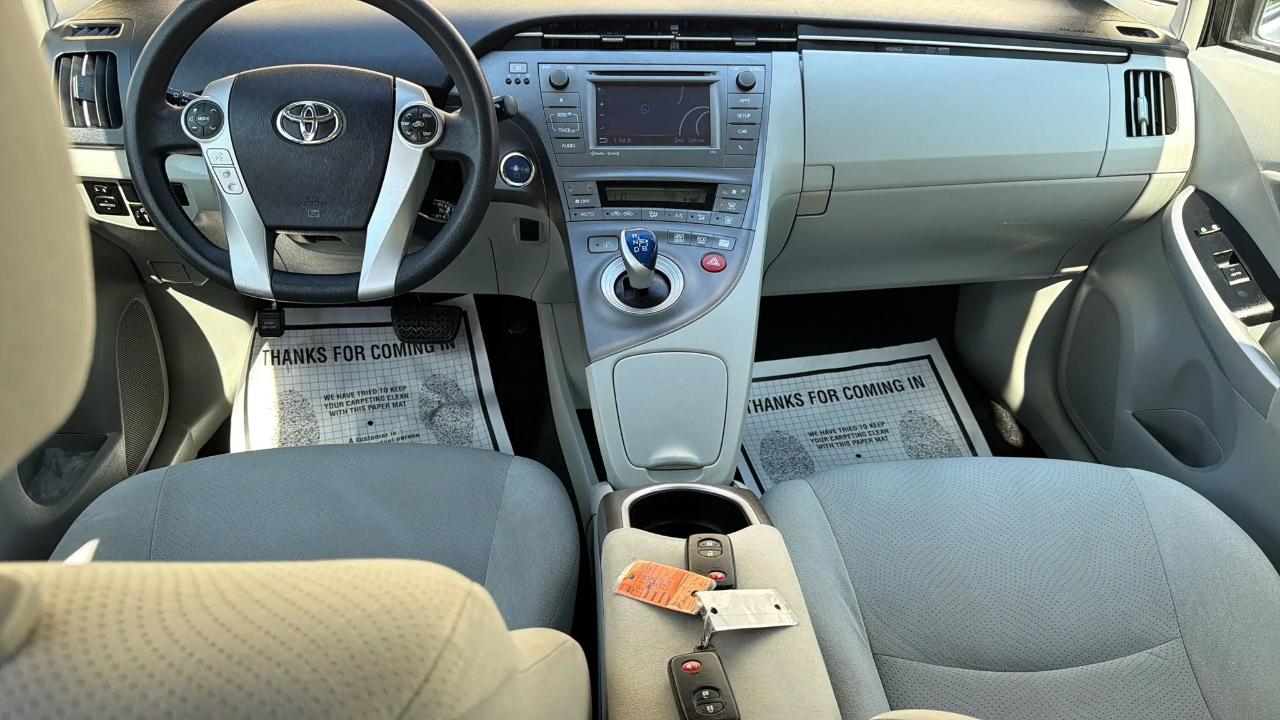Toyota Prius 5dr HB Three (Natl) 2012