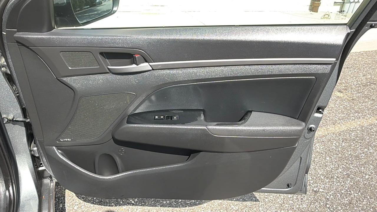 Hyundai Elantra Limited 2.0L Auto (Ulsan) *Ltd Avail* 2017