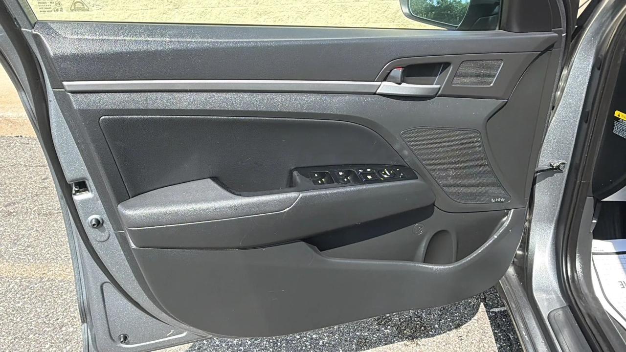 Hyundai Elantra Limited 2.0L Auto (Ulsan) *Ltd Avail* 2017
