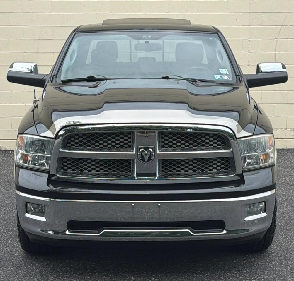 RAM 1500 4WD Crew Cab 140.5" Laramie 2011