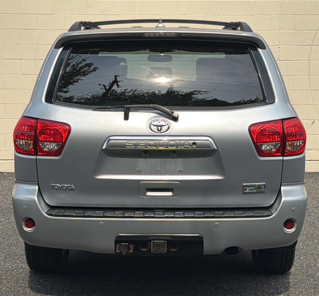 Toyota Sequoia 4WD LV8 6-Spd AT Ltd (Natl) 2010