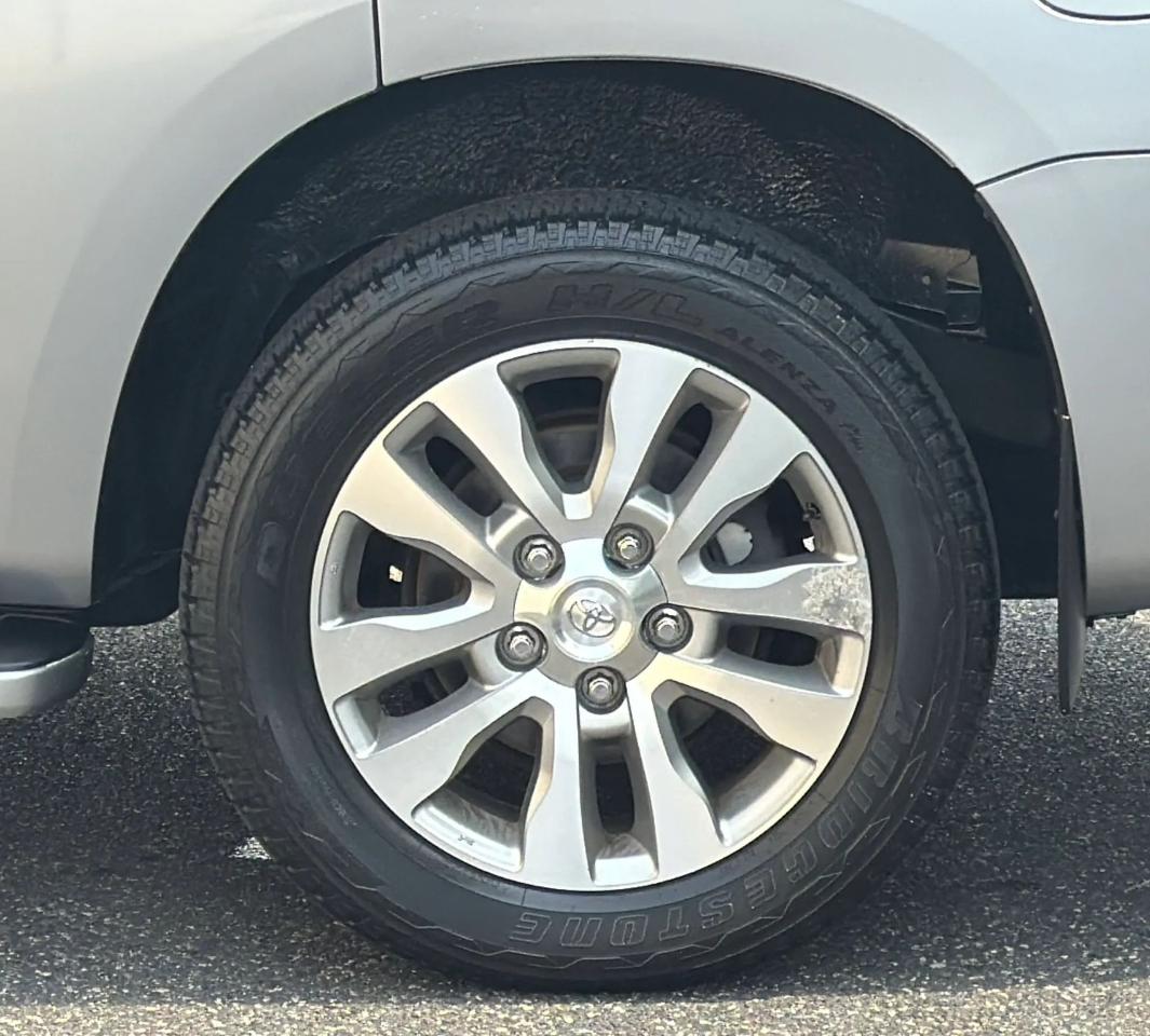 Toyota Sequoia 4WD LV8 6-Spd AT Ltd (Natl) 2010