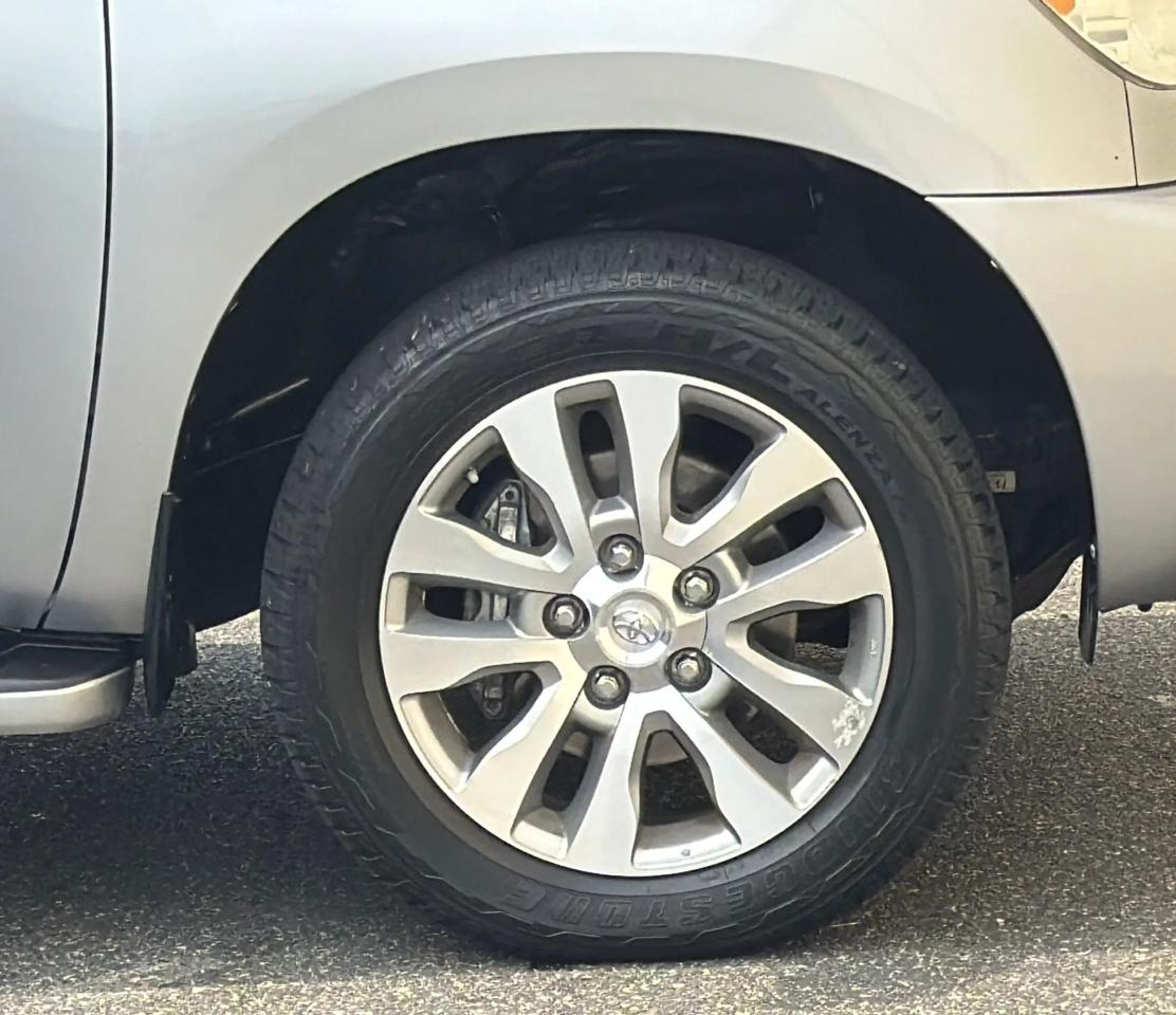 Toyota Sequoia 4WD LV8 6-Spd AT Ltd (Natl) 2010