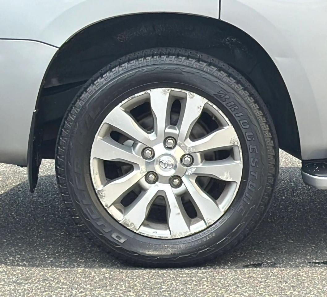 Toyota Sequoia 4WD LV8 6-Spd AT Ltd (Natl) 2010