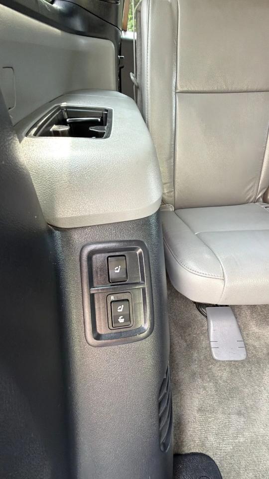 Toyota Sequoia 4WD LV8 6-Spd AT Ltd (Natl) 2010