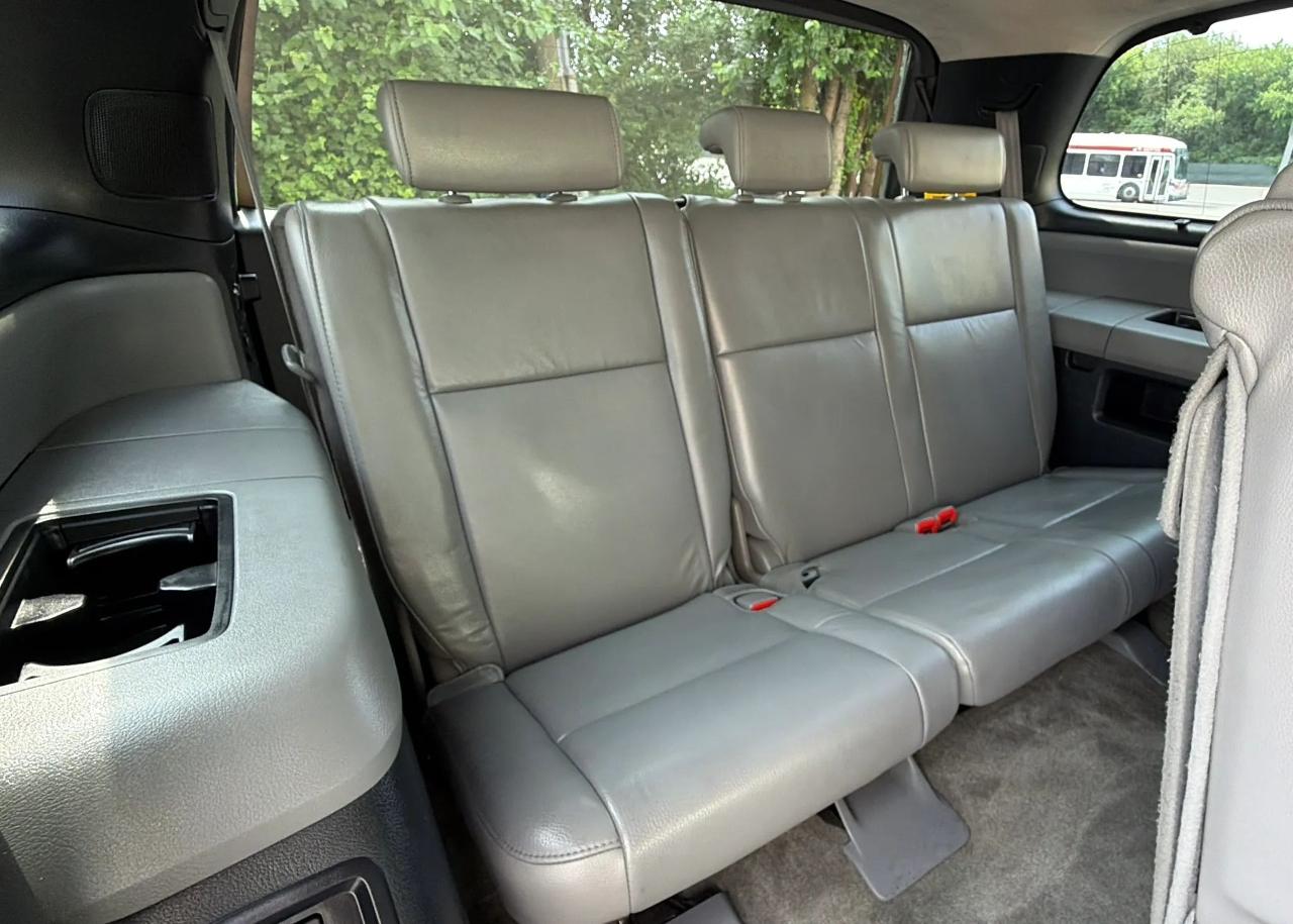 Toyota Sequoia 4WD LV8 6-Spd AT Ltd (Natl) 2010