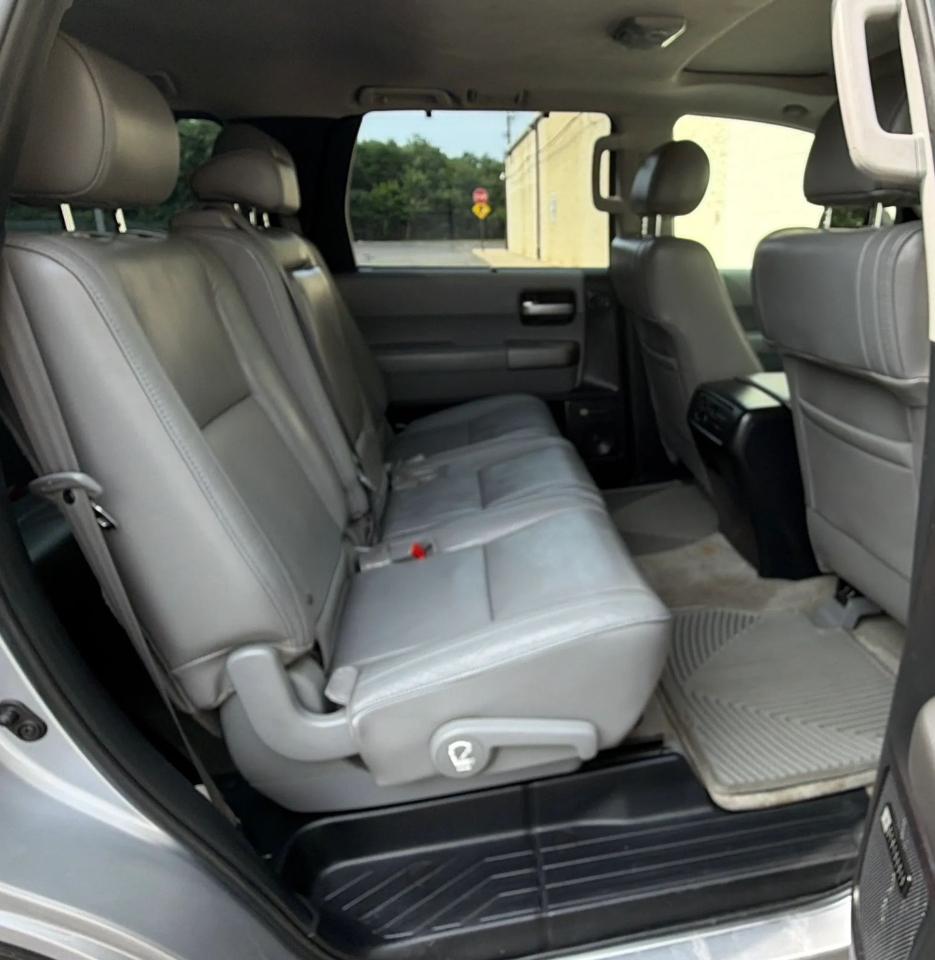 Toyota Sequoia 4WD LV8 6-Spd AT Ltd (Natl) 2010