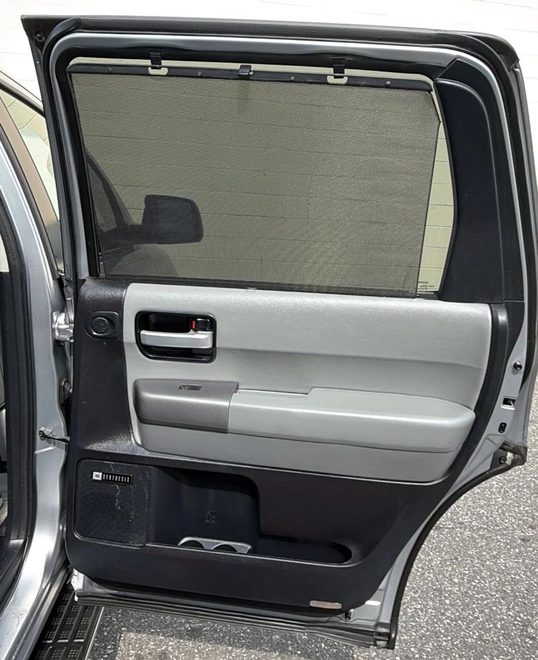 Toyota Sequoia 4WD LV8 6-Spd AT Ltd (Natl) 2010