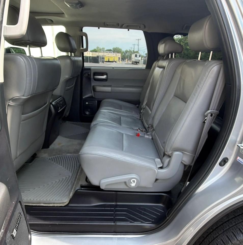 Toyota Sequoia 4WD LV8 6-Spd AT Ltd (Natl) 2010