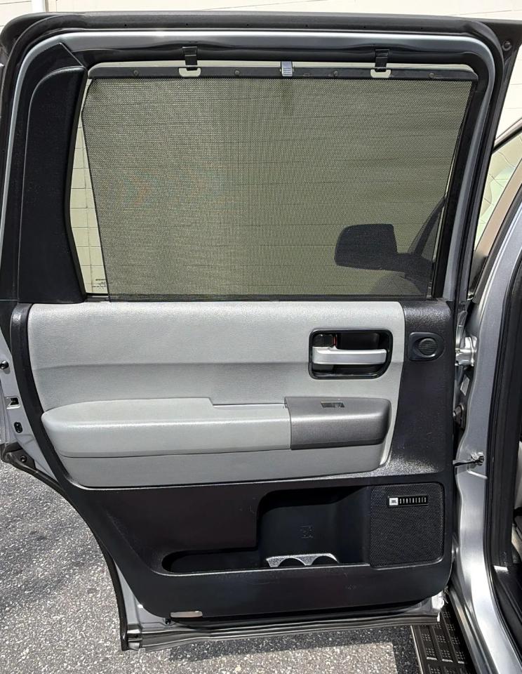 Toyota Sequoia 4WD LV8 6-Spd AT Ltd (Natl) 2010