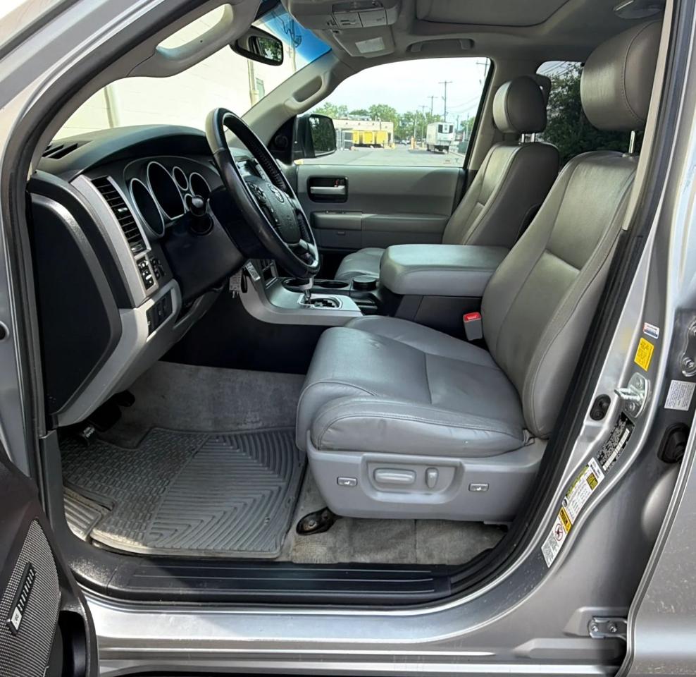 Toyota Sequoia 4WD LV8 6-Spd AT Ltd (Natl) 2010