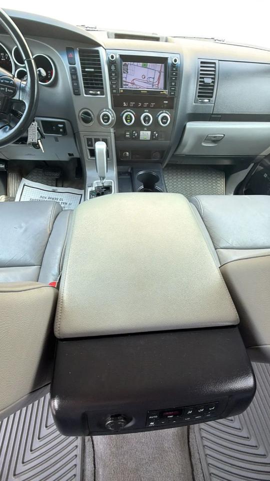 Toyota Sequoia 4WD LV8 6-Spd AT Ltd (Natl) 2010