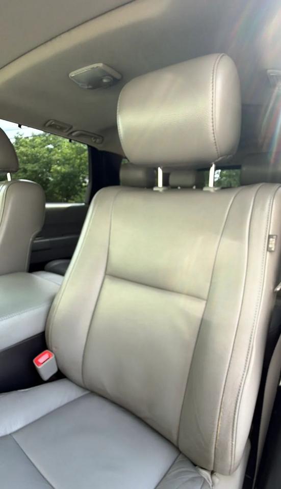 Toyota Sequoia 4WD LV8 6-Spd AT Ltd (Natl) 2010