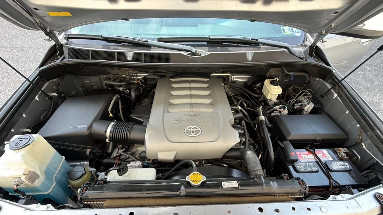 Toyota Sequoia 4WD LV8 6-Spd AT Ltd (Natl) 2010