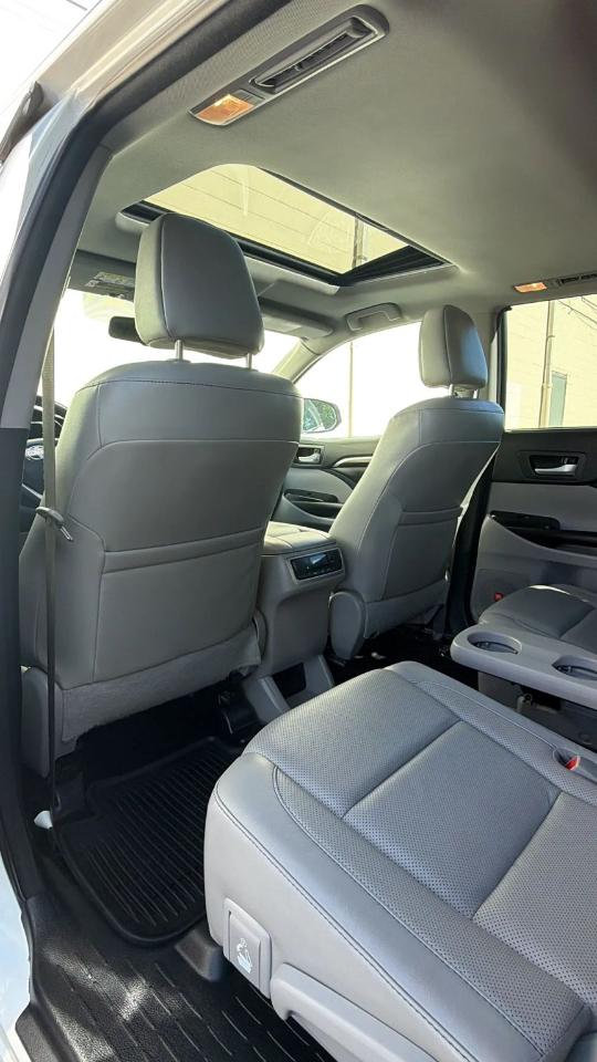 Toyota Highlander AWD 4dr V6 Limited (Natl) 2016
